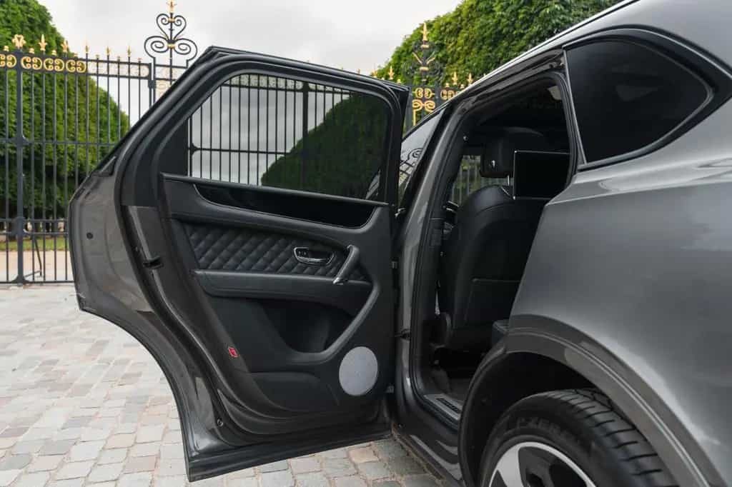 Bentley Bentayga 6.0 W12 - first hand, 30 900 kms 03/2018-photo-13