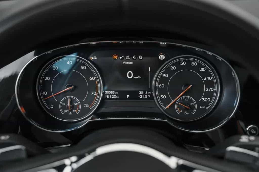 Bentley Bentayga 6.0 W12 - first hand, 30 900 kms 03/2018-photo-15
