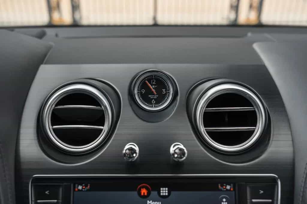 Bentley Bentayga 6.0 W12 - first hand, 30 900 kms 03/2018-photo-16