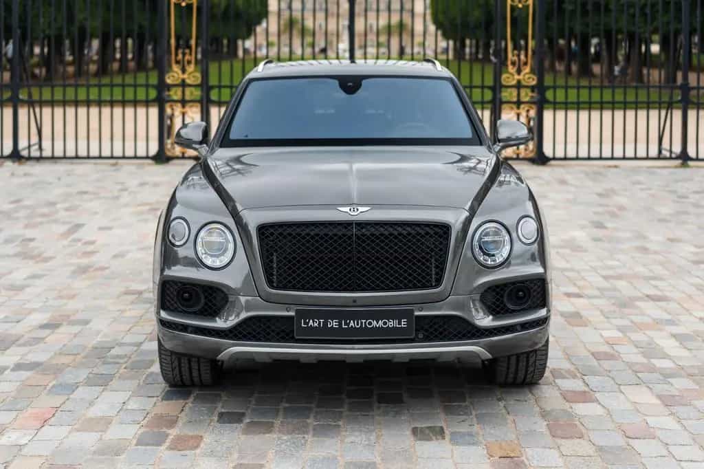 Bentley Bentayga 6.0 W12 - first hand, 30 900 kms 03/2018-photo-2