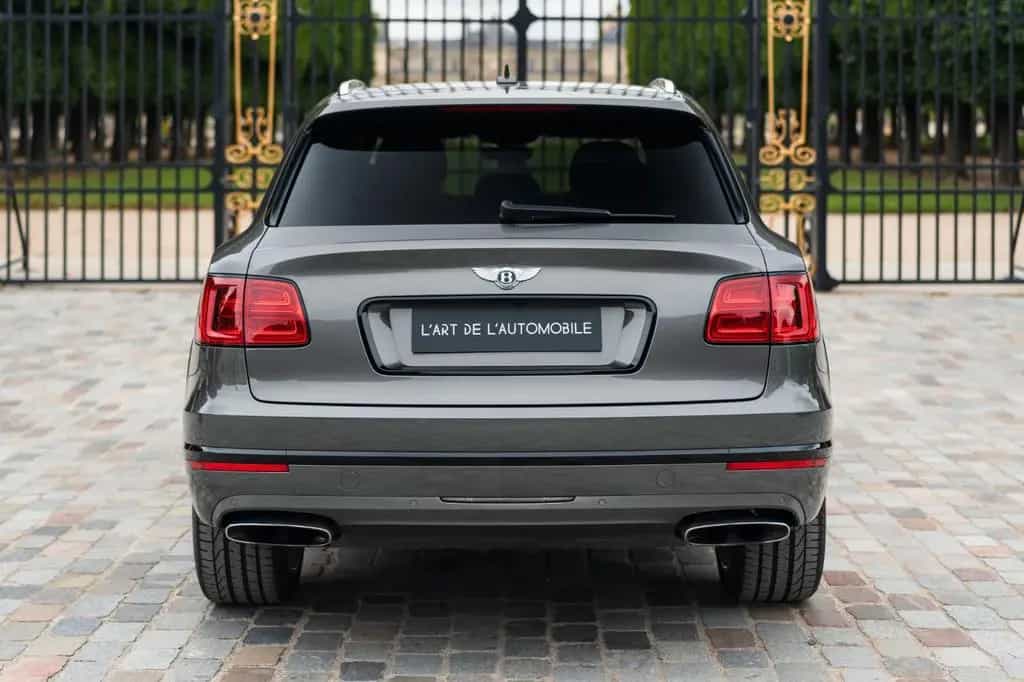 Bentley Bentayga 6.0 W12 - first hand, 30 900 kms 03/2018-photo-3