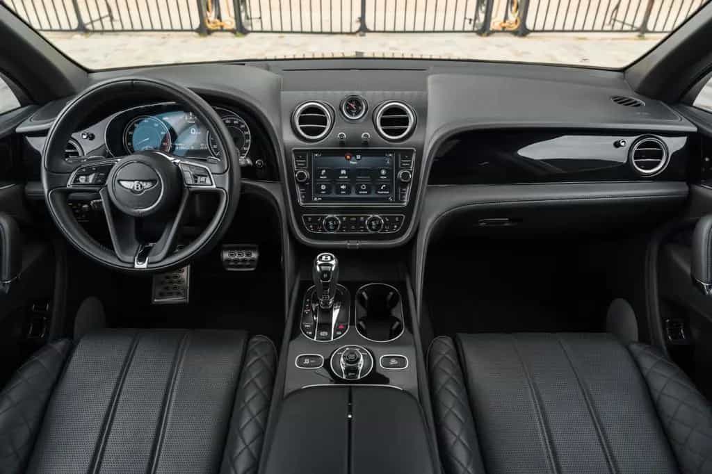 Bentley Bentayga 6.0 W12 - first hand, 30 900 kms 03/2018-photo-6
