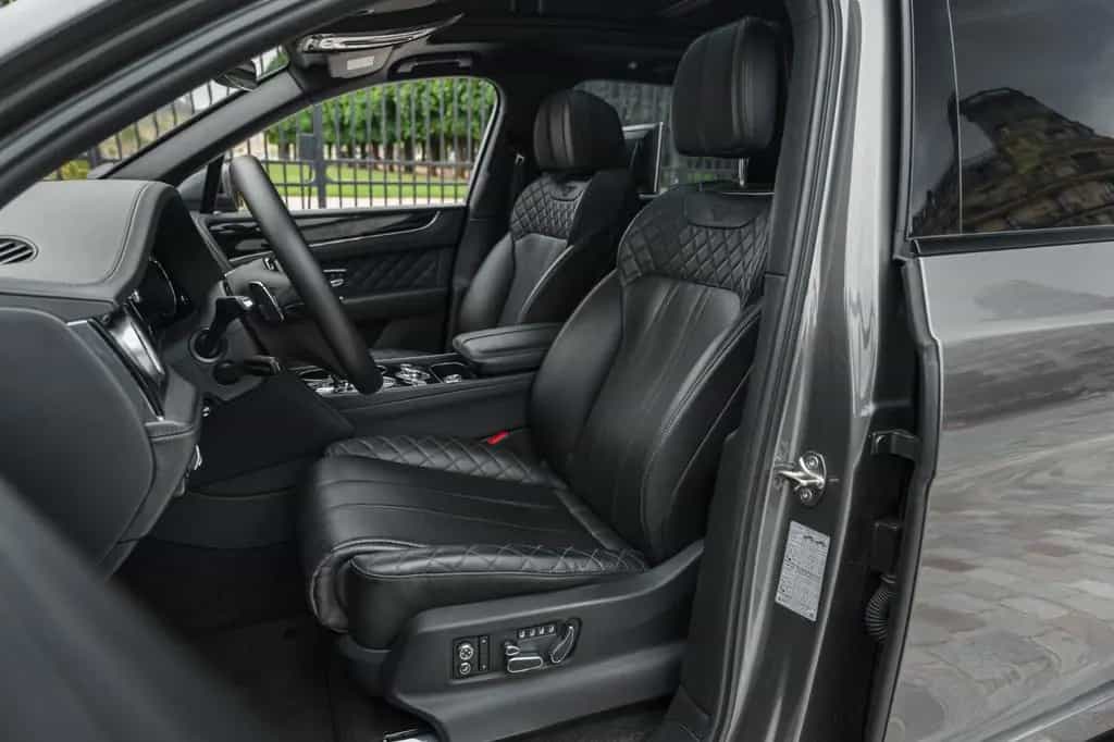 Bentley Bentayga 6.0 W12 - first hand, 30 900 kms 03/2018-photo-8