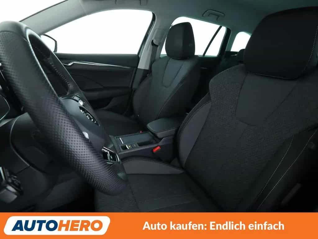 Skoda Octavia 1.5 TSI ACT Style*NAVI*LED*TEMPO*PDC* 01/2024-photo-9