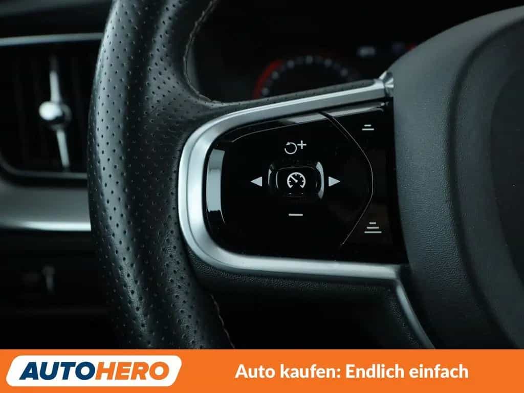 Volvo XC60 2.0 T5 R-Design AWD Aut.*NAVI*TEMPO*CAM* 12/2018-photo-29