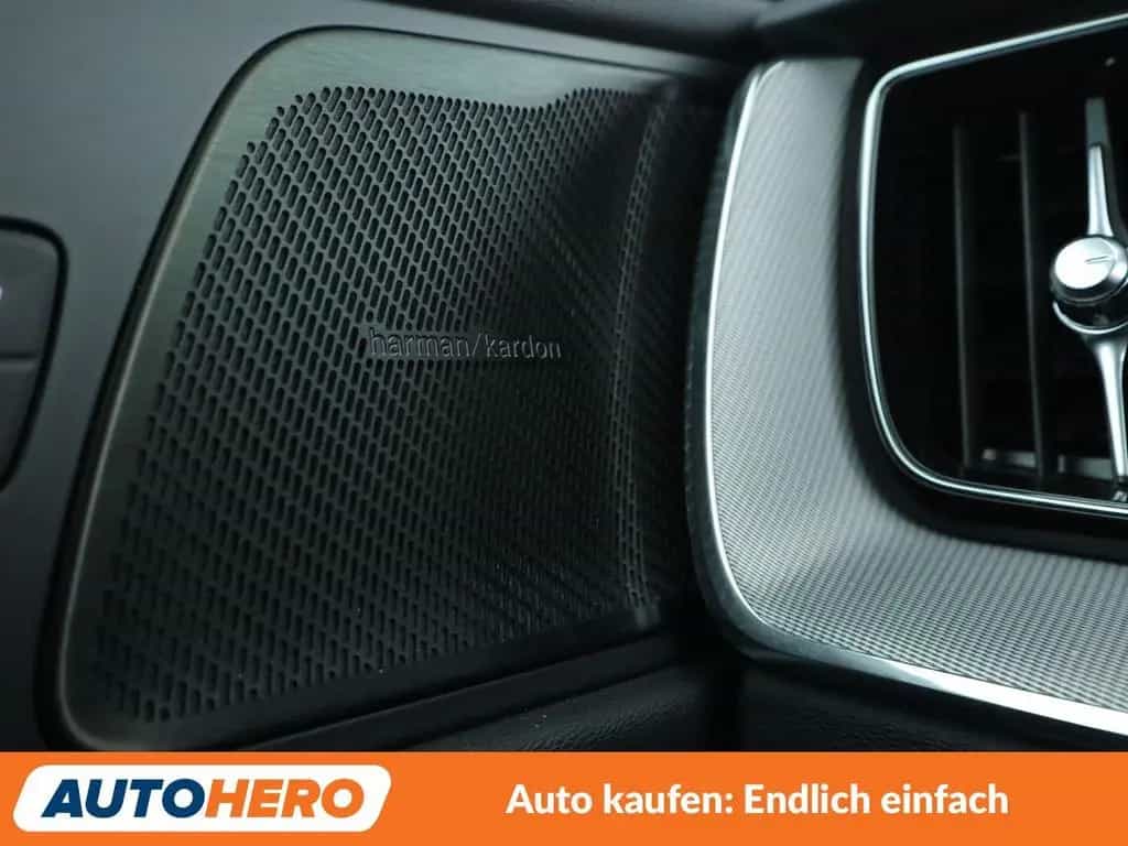 Volvo XC60 2.0 T5 R-Design AWD Aut.*NAVI*TEMPO*CAM* 12/2018-photo-32