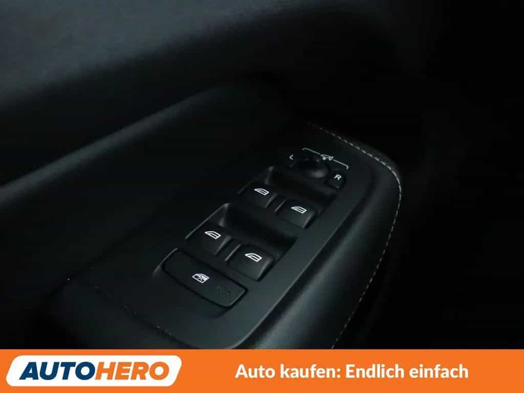 Volvo XC60 2.0 T5 R-Design AWD Aut.*NAVI*TEMPO*CAM* 12/2018-photo-33