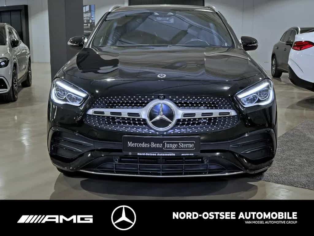 Mercedes-Benz GLA 250 4M AMG PANO PARKPAKET SOUND DAB LED NAVI 01/2021-photo-1