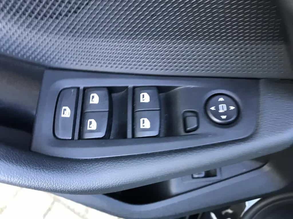 BMW 118 i Advantage DAB LED WLAN Tempomat Shz PDC 06/2024-photo-10