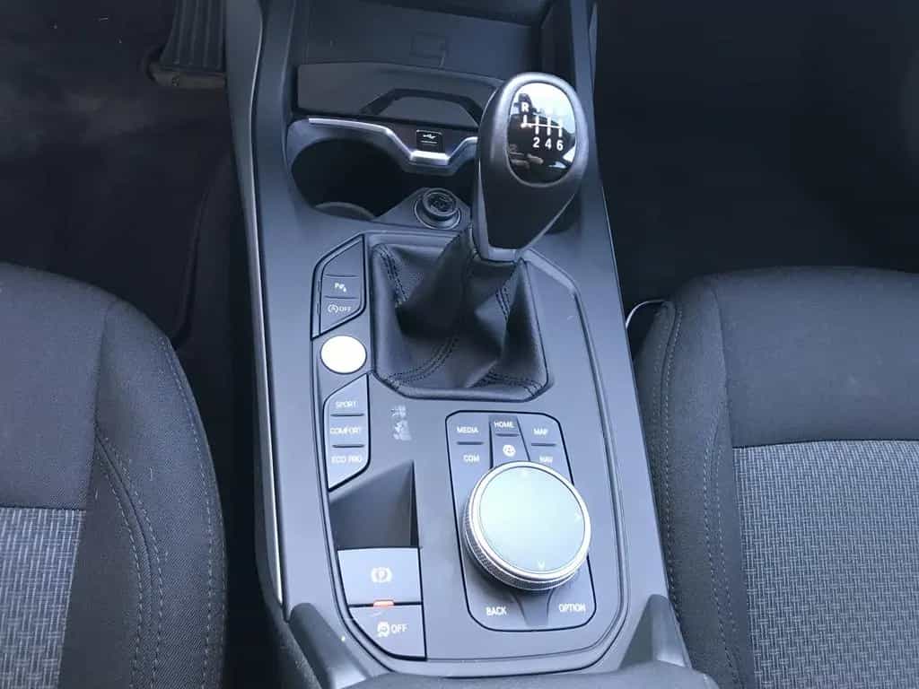 BMW 118 i Advantage DAB LED WLAN Tempomat Shz PDC 06/2024-photo-15