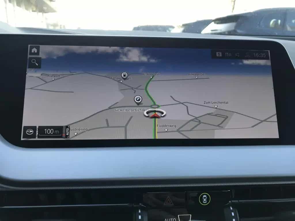 BMW 118 i Advantage DAB LED WLAN Tempomat Shz PDC 06/2024-photo-19