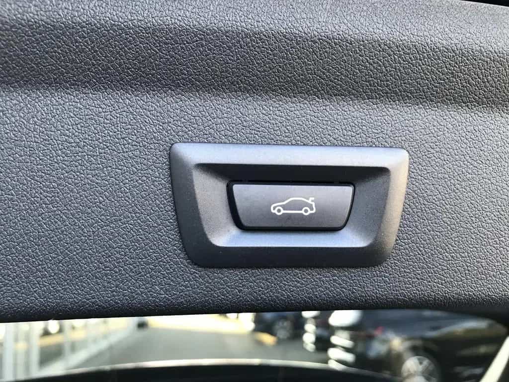BMW 118 i Advantage DAB LED WLAN Tempomat Shz PDC 06/2024-photo-20