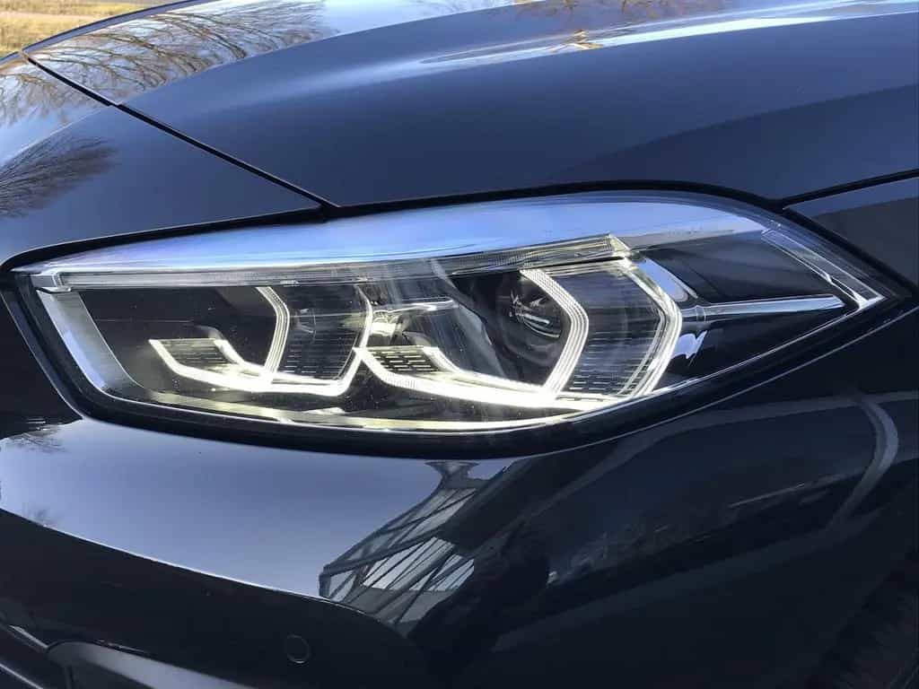 BMW 118 i Advantage DAB LED WLAN Tempomat Shz PDC 06/2024-photo-23