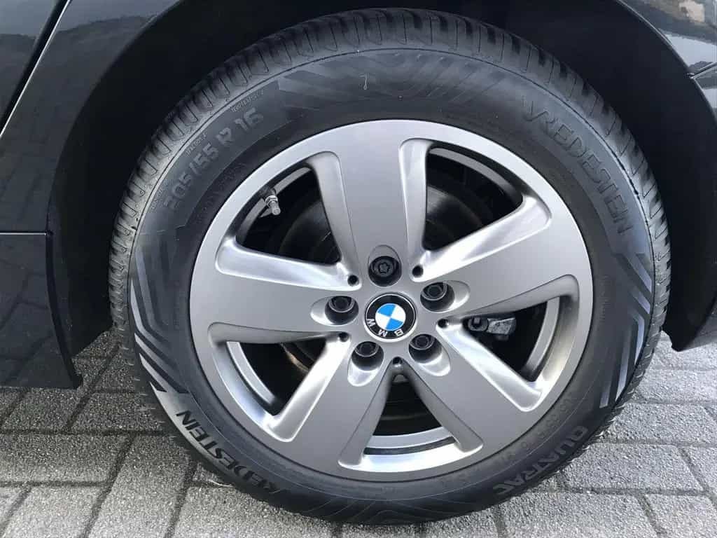 BMW 118 i Advantage DAB LED WLAN Tempomat Shz PDC 06/2024-photo-25