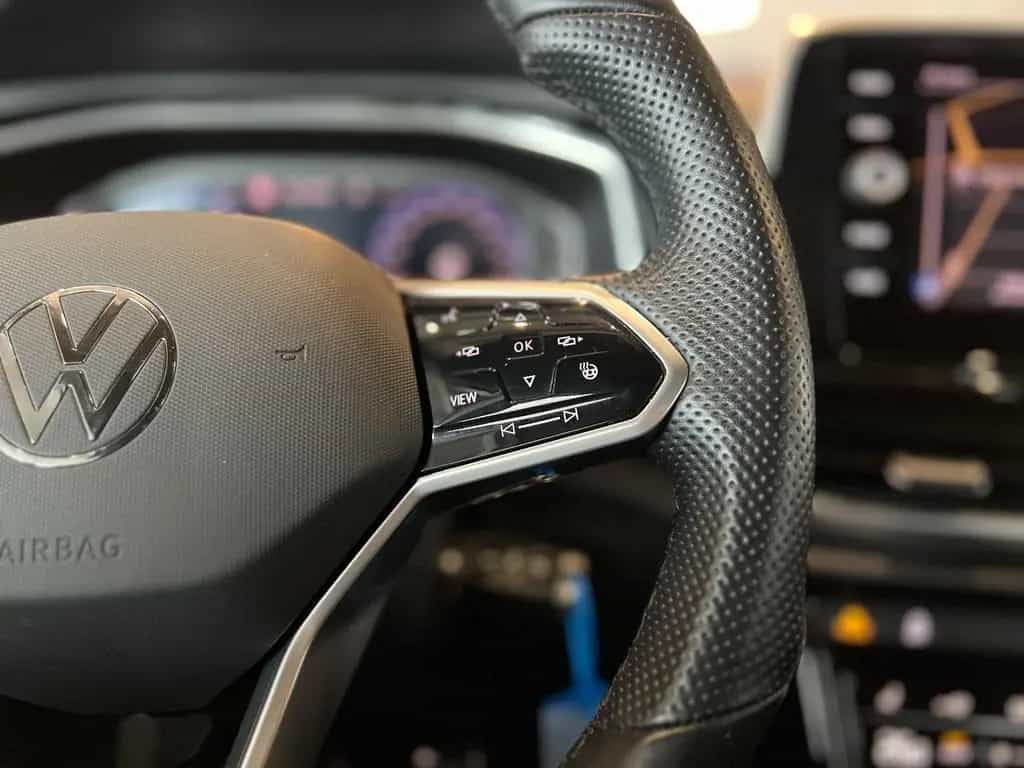 Volkswagen T-Roc R-Line/KAMERA/NAVI/AHK/LED-SCHEINWERFER 12/2022-photo-19