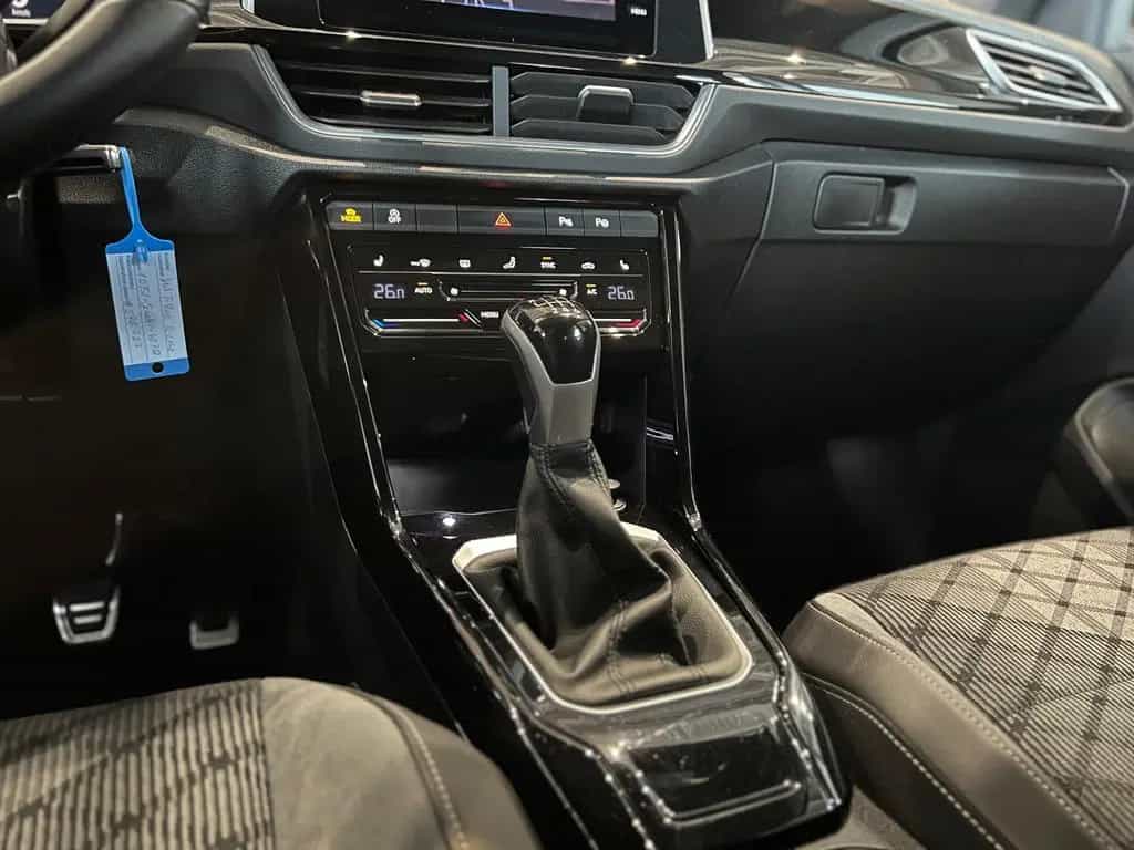 Volkswagen T-Roc R-Line/KAMERA/NAVI/AHK/LED-SCHEINWERFER 12/2022-photo-22
