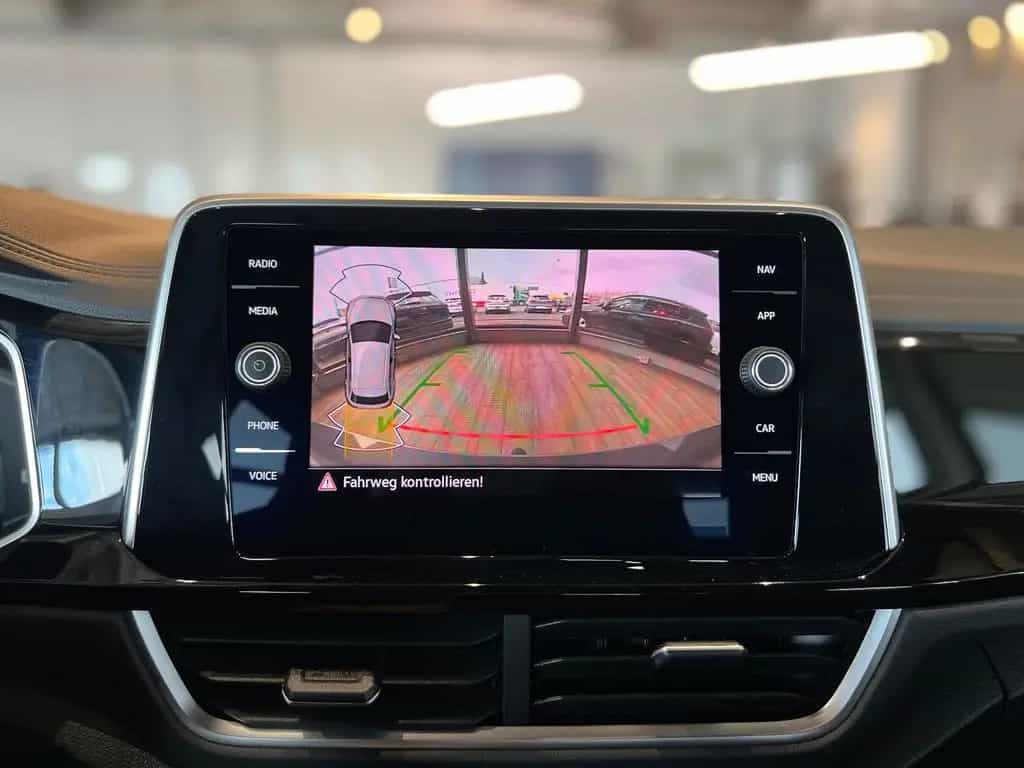 Volkswagen T-Roc R-Line/KAMERA/NAVI/AHK/LED-SCHEINWERFER 12/2022-photo-24
