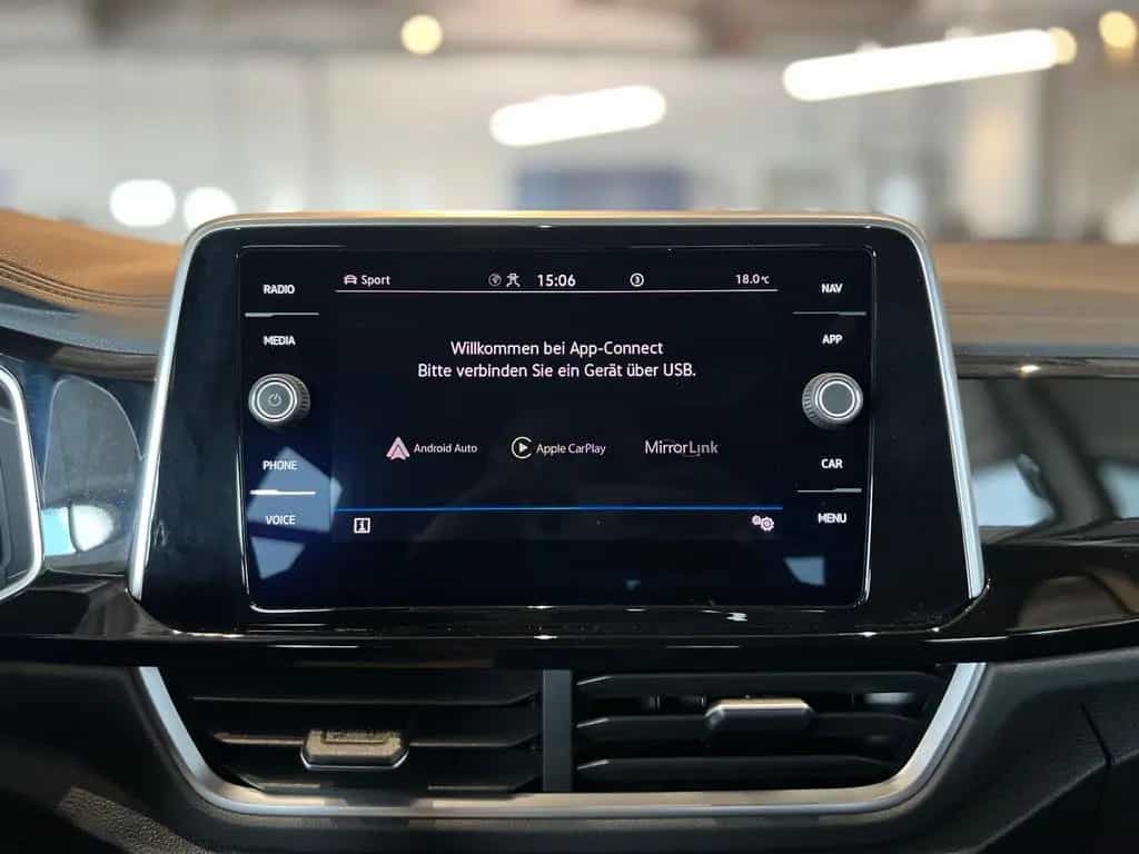 Volkswagen T-Roc R-Line/KAMERA/NAVI/AHK/LED-SCHEINWERFER 12/2022-photo-28