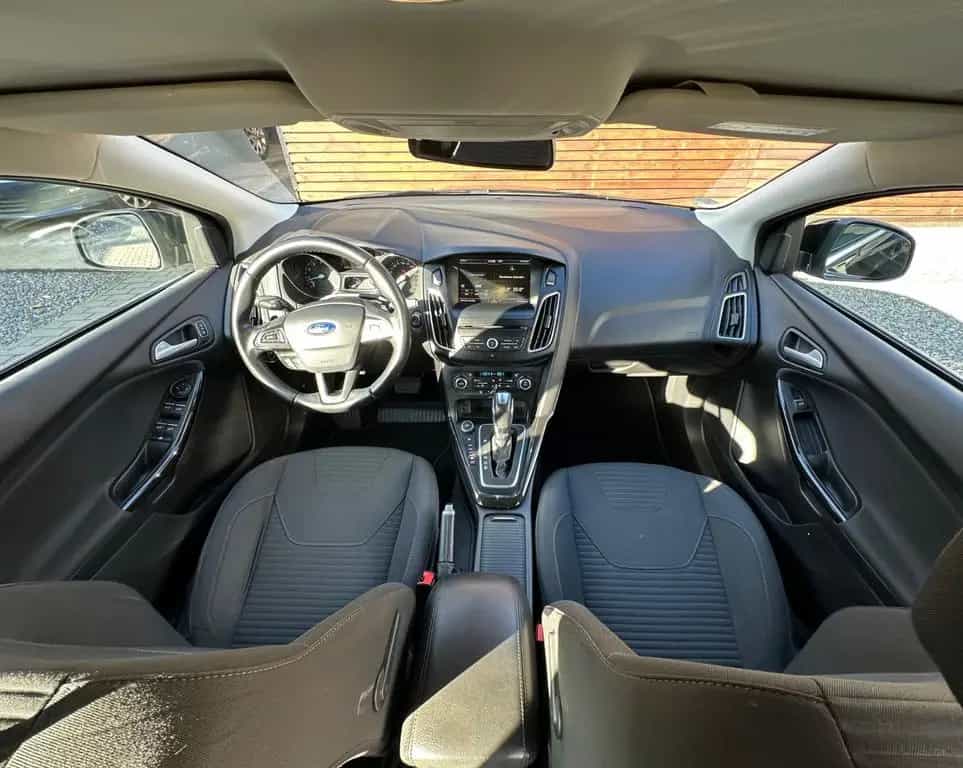 Ford Focus Turnier Titanium 05/2015-photo-11