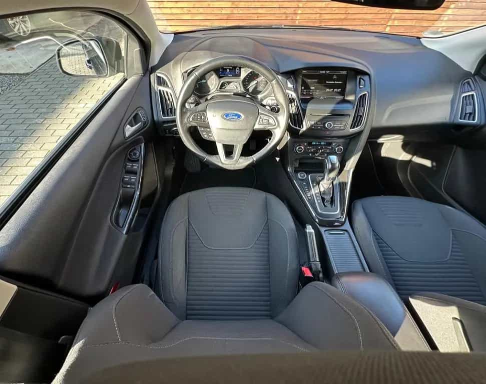 Ford Focus Turnier Titanium 05/2015-photo-12