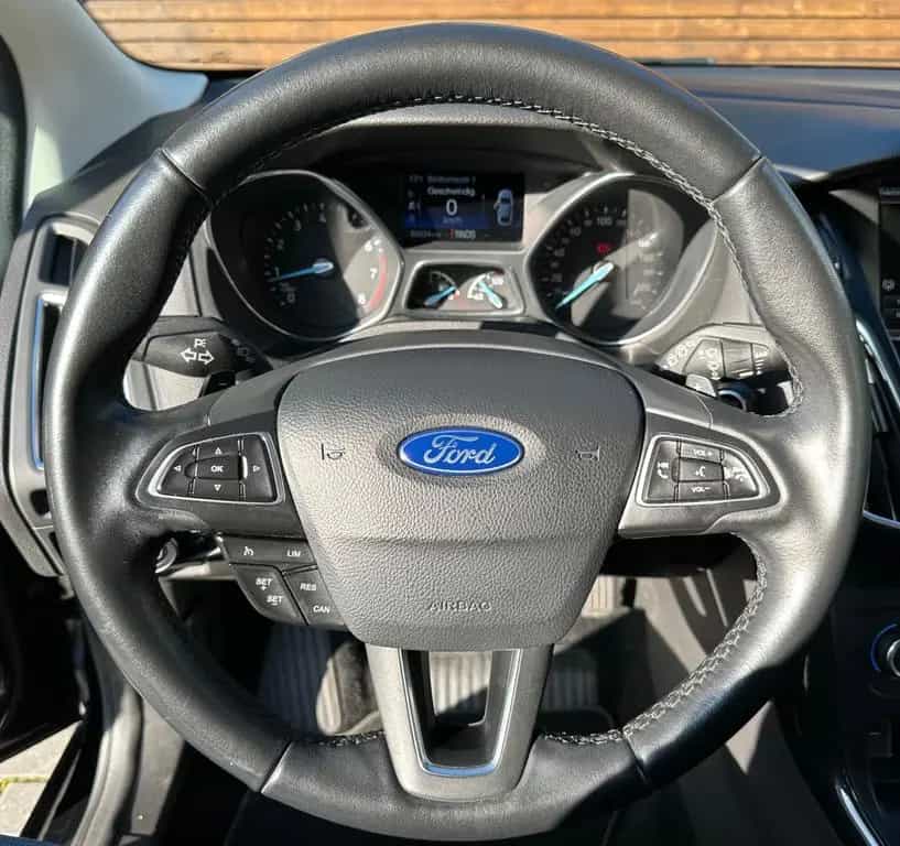 Ford Focus Turnier Titanium 05/2015-photo-13