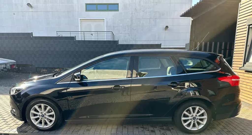 Ford Focus Turnier Titanium 05/2015-photo-5