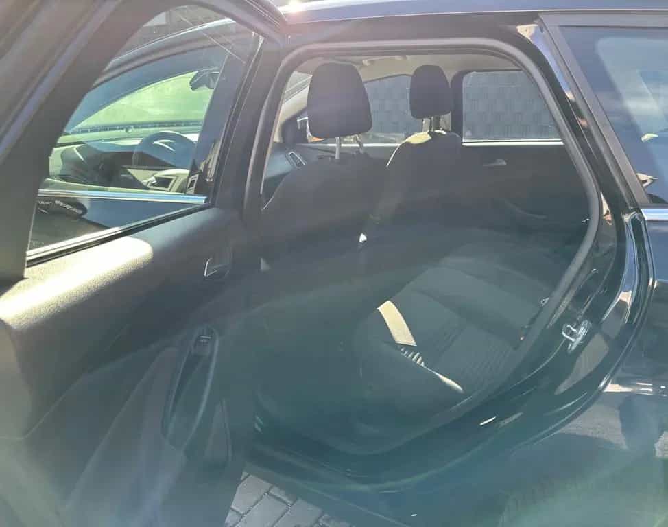 Ford Focus Turnier Titanium 05/2015-photo-6