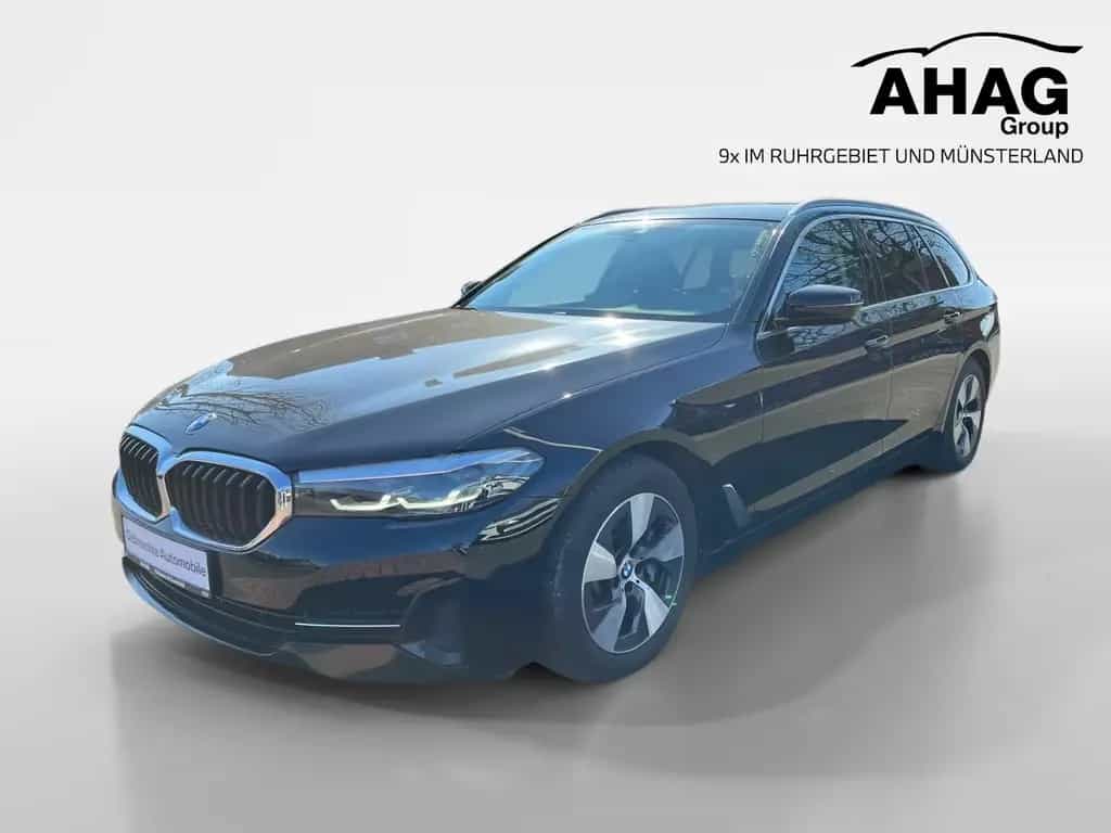 BMW 5 Series i Touring 11/2021-photo-0