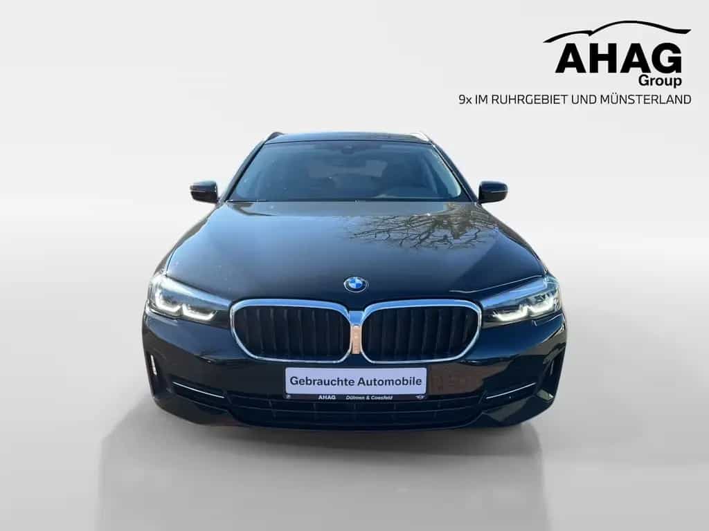 BMW 5 Series i Touring 11/2021-photo-1