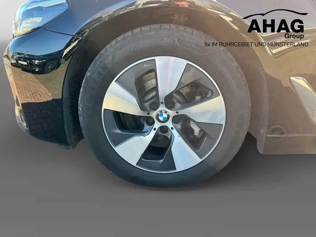 BMW 5 Series i Touring 11/2021-photo-11