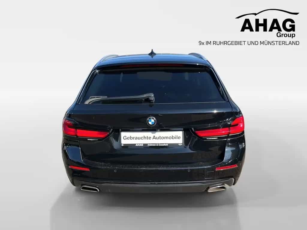 BMW 5 Series i Touring 11/2021-photo-4