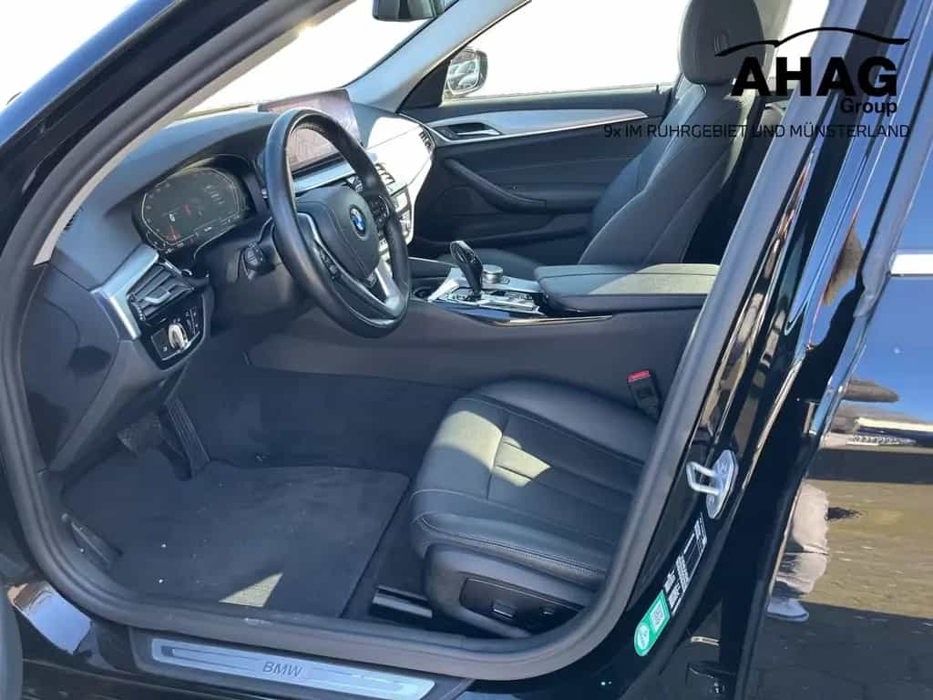 BMW 5 Series i Touring 11/2021-photo-6