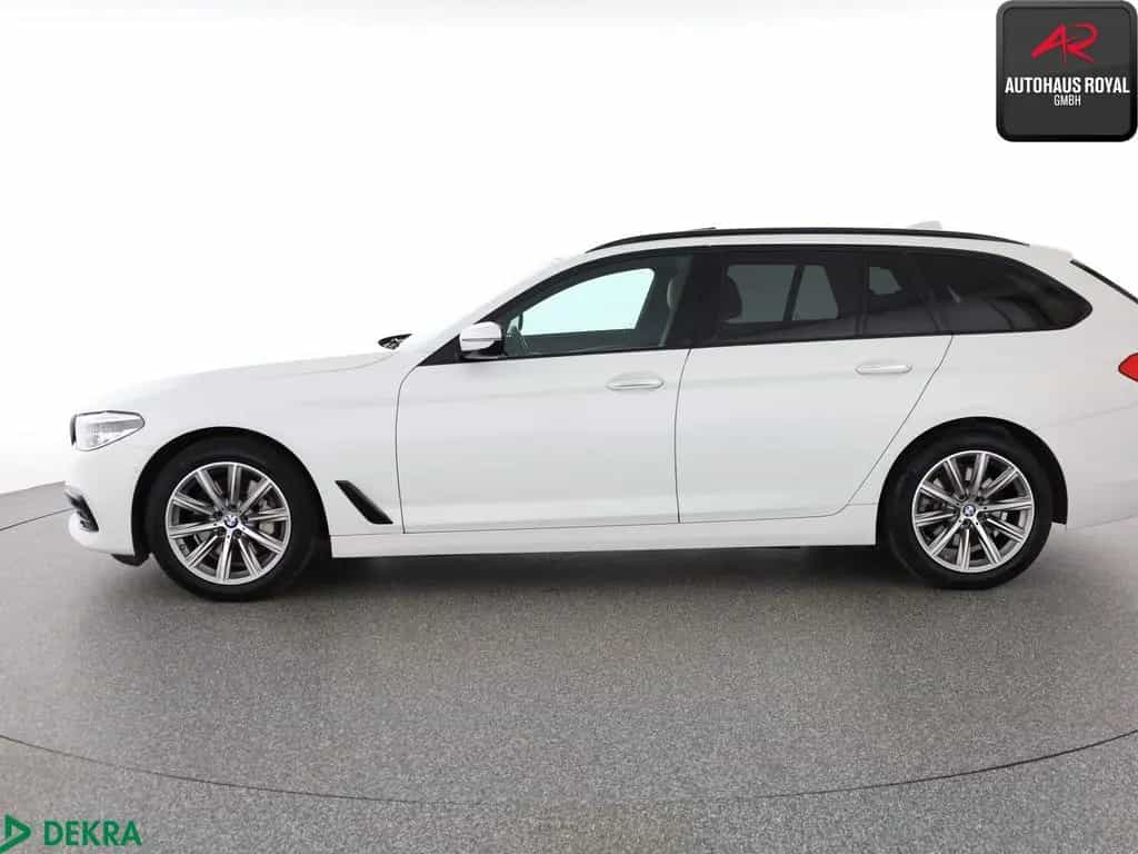 BMW 5 Series 530 i T SPORT LINE SHADOW KEYLESS,H/K,KAMERA,SH 09/2017-photo-1