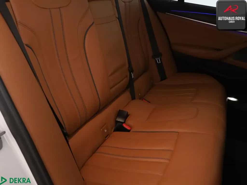 BMW 5 Series 530 i T SPORT LINE SHADOW KEYLESS,H/K,KAMERA,SH 09/2017-photo-11