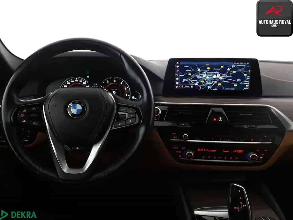 BMW 5 Series 530 i T SPORT LINE SHADOW KEYLESS,H/K,KAMERA,SH 09/2017-photo-15