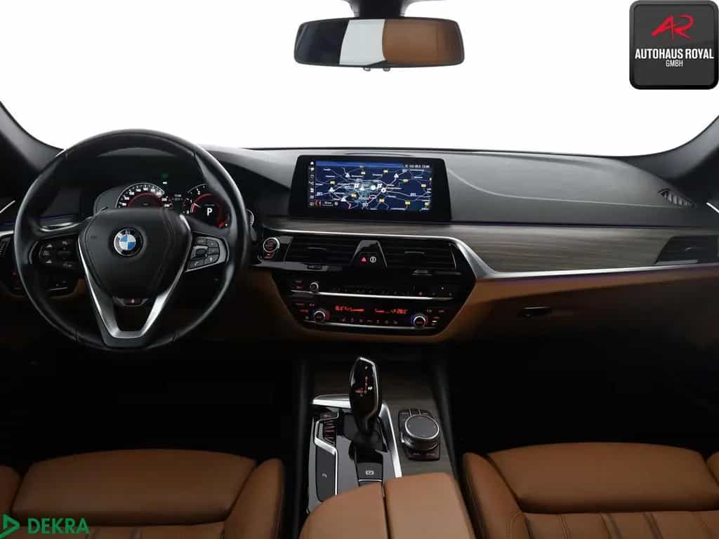 BMW 5 Series 530 i T SPORT LINE SHADOW KEYLESS,H/K,KAMERA,SH 09/2017-photo-8