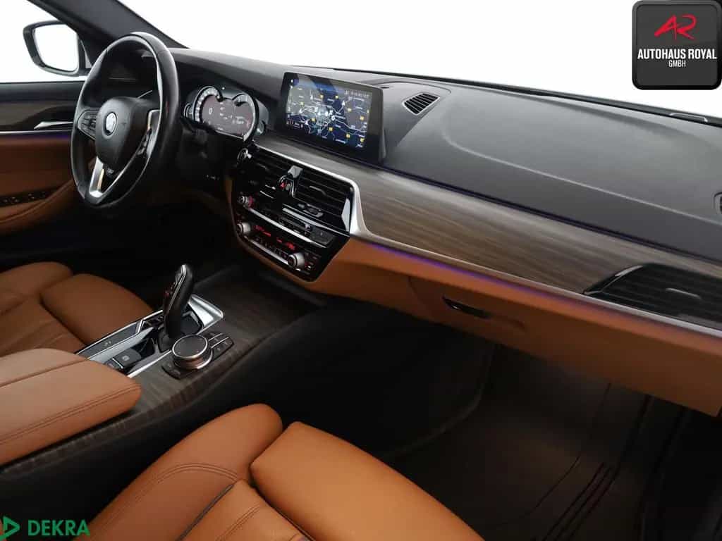 BMW 5 Series 530 i T SPORT LINE SHADOW KEYLESS,H/K,KAMERA,SH 09/2017-photo-9