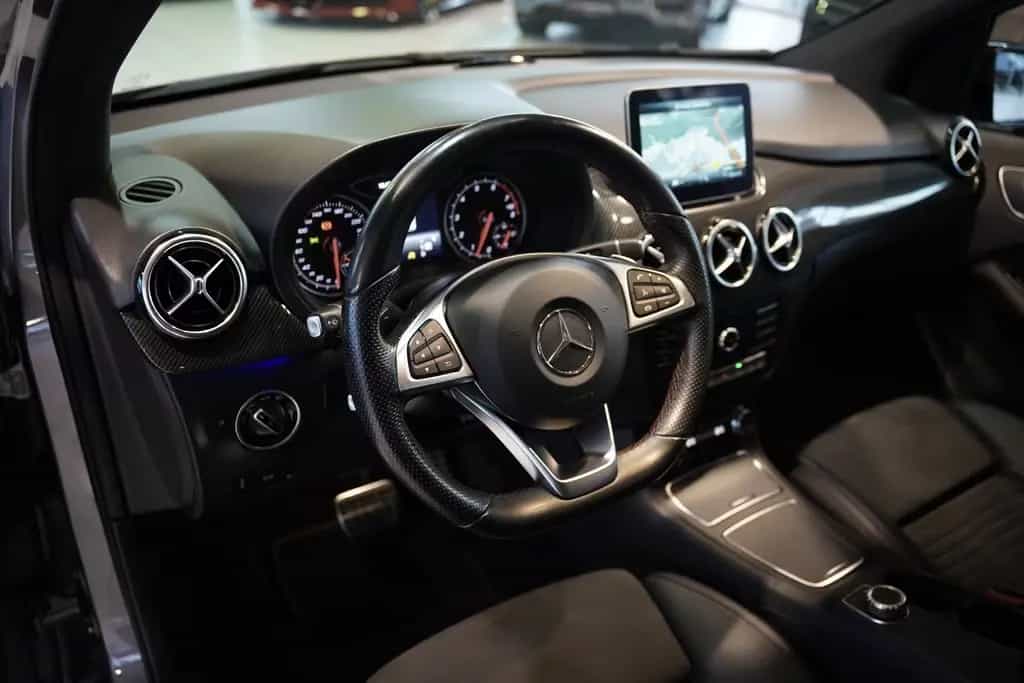 Mercedes-Benz B-Class 220 4M AMG Line 1.Hand *Pano *Kamera *Night 05/2018-photo-22