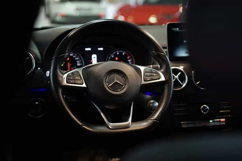 Mercedes-Benz B-Class 220 4M AMG Line 1.Hand *Pano *Kamera *Night 05/2018-photo-39