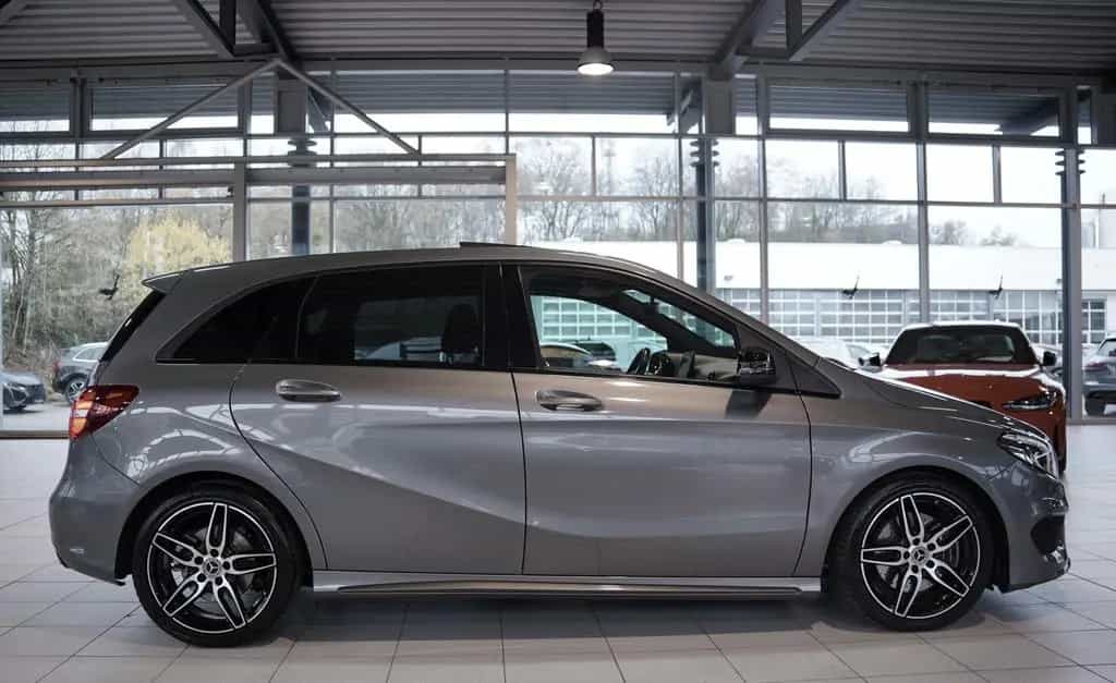 Mercedes-Benz B-Class 220 4M AMG Line 1.Hand *Pano *Kamera *Night 05/2018-photo-5