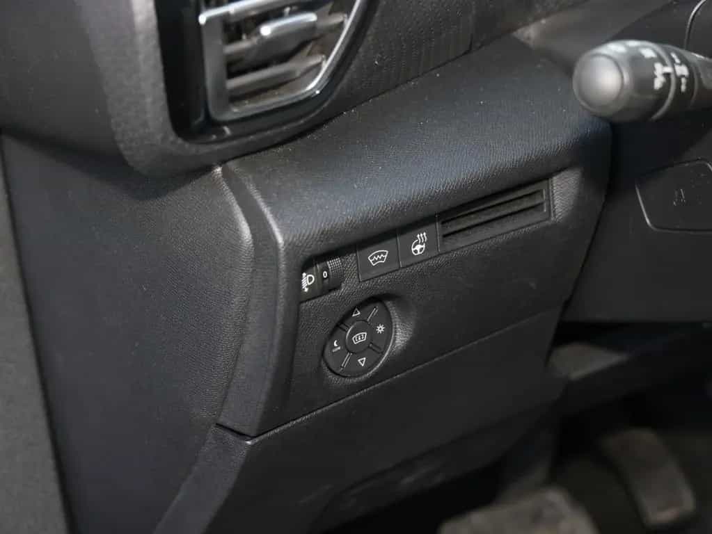 Citroën C4 PT 130 EAT 8 MAX 01/2024-photo-7