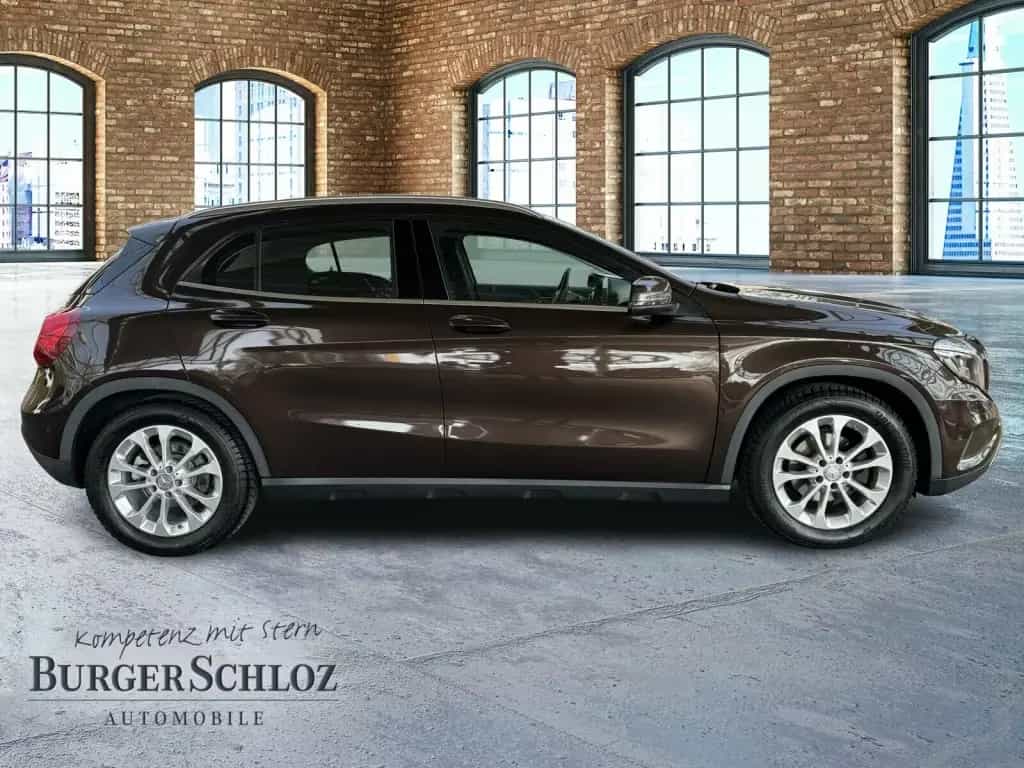 Mercedes-Benz GLA 180 Urban BiXenon KlimaA LM PDC ParkAss SHZ 09/2015-photo-3