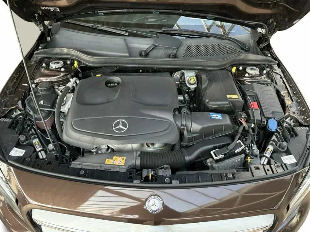 Mercedes-Benz GLA 180 Urban BiXenon KlimaA LM PDC ParkAss SHZ 09/2015-photo-9