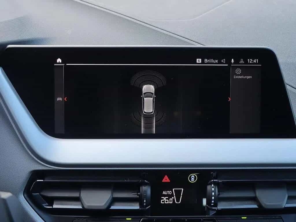 BMW 1 Series 118i Advantage Sitzheizung DAB LED 12/2022-photo-11