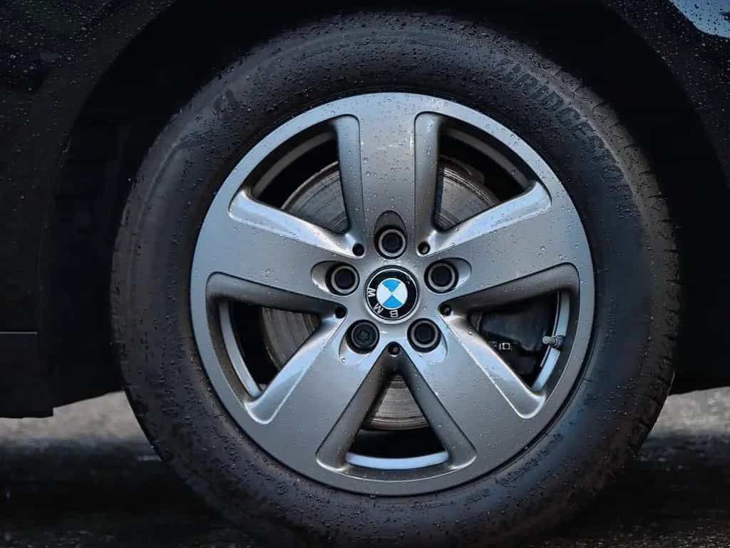 BMW 1 Series 118i Advantage Sitzheizung DAB LED 12/2022-photo-3