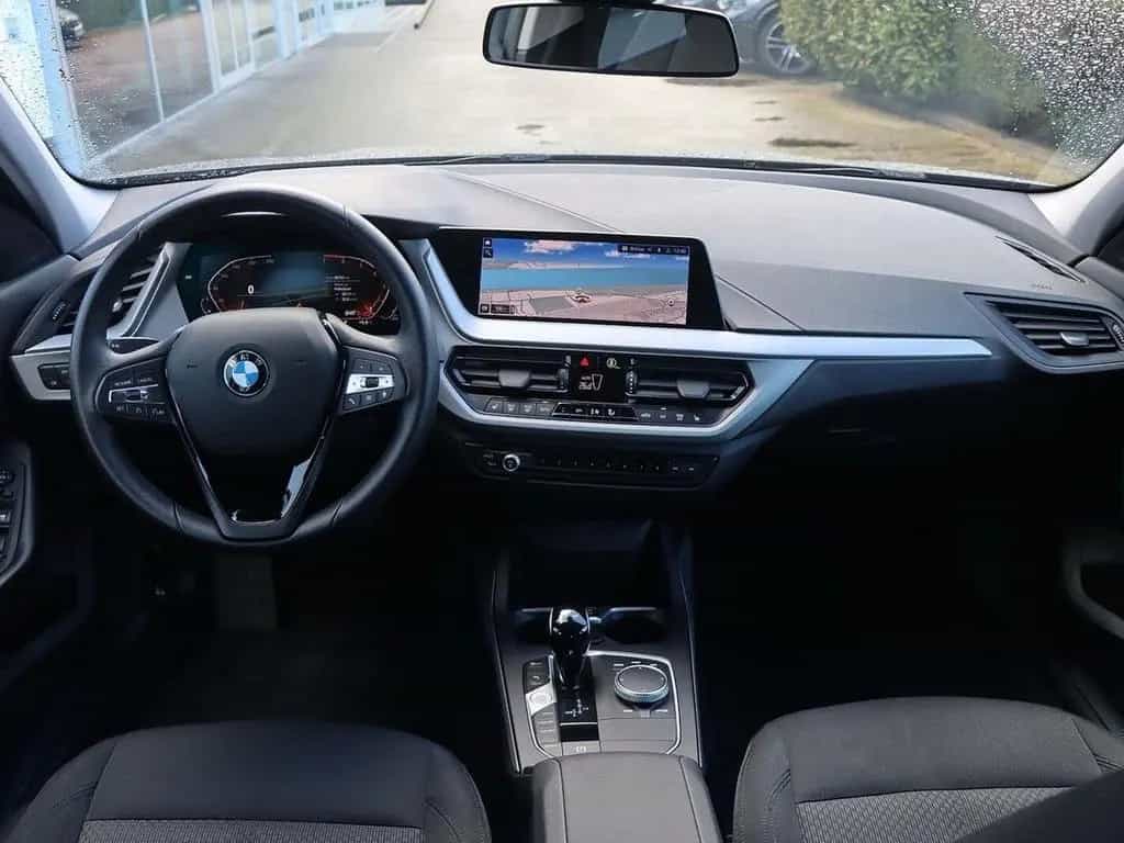 BMW 1 Series 118i Advantage Sitzheizung DAB LED 12/2022-photo-8