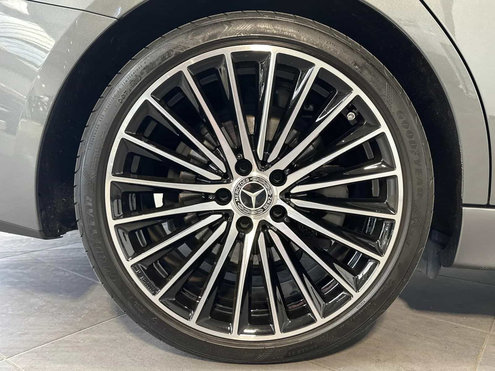Mercedes-Benz C-Class 220 06/2023-photo-2