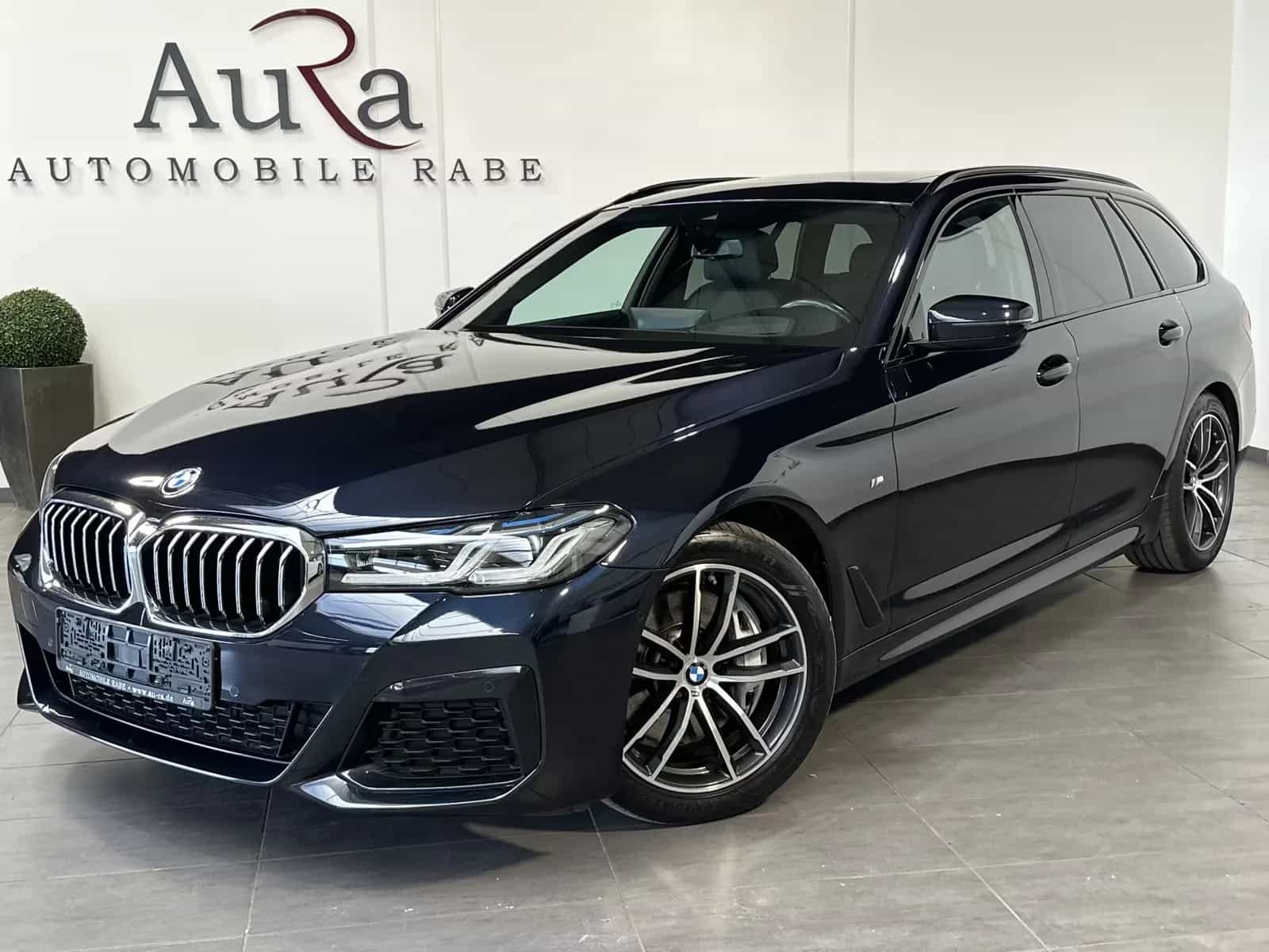 BMW 5 Series 530d Touring xDrive M-Sport NAV+LASER+AHK+PANORA 02/2022-photo-1