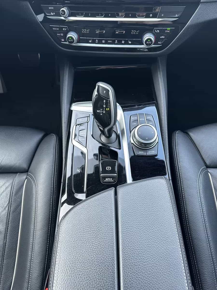 BMW 5 Series 530d Touring xDrive M-Sport NAV+LASER+AHK+PANORA 02/2022-photo-14