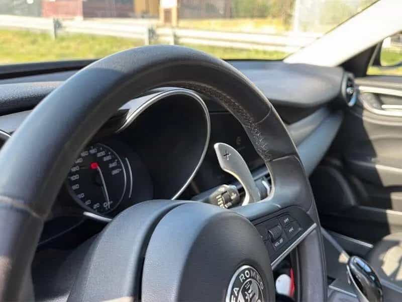 Alfa Romeo Giulia 2.2 Turbo AT8 180CV Super 12/2016-photo-14